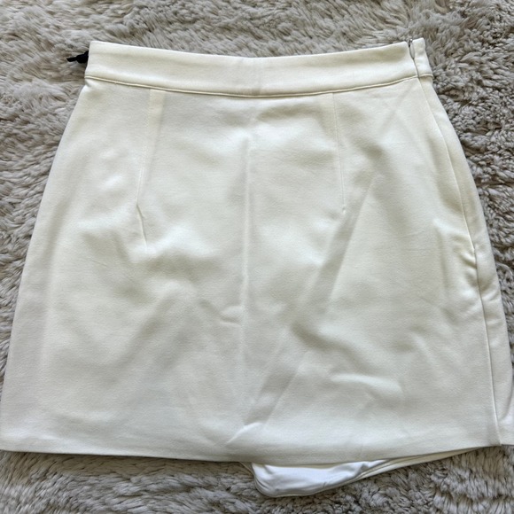 *NWT* h:ours Milla Skirt in Ivory With Buttons and Slit Womens Size Small - Picture 8 of 9